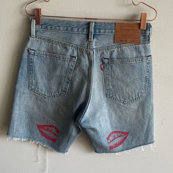 Levis Premium Women Premium 501 93 Floral Print Raw Hem Short Denim Size W 39 L - Picture 8 of 14